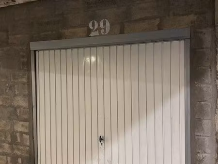 box fermé en sous-sol sécurisé – accès 24h/24