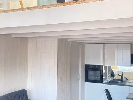 t2 a louer à l année entièrement meublé et equipé neuf avec eau électricité chauffage inte