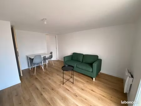 t2 35m2 meublé + 2 places de parking