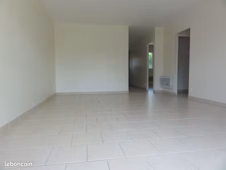 etrechy rer c : appartement 4 pièces en duplex de 80 m² avec terrasse