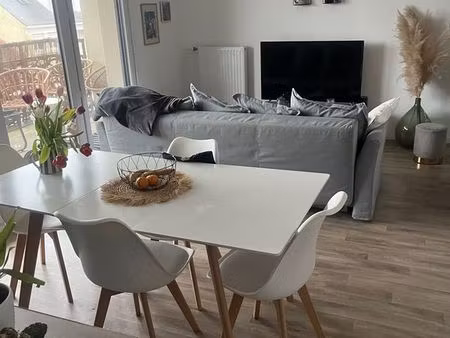 location t2 récent bien équipé avec balcon