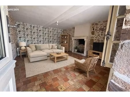 maison proche de saint-léonard-des-bois