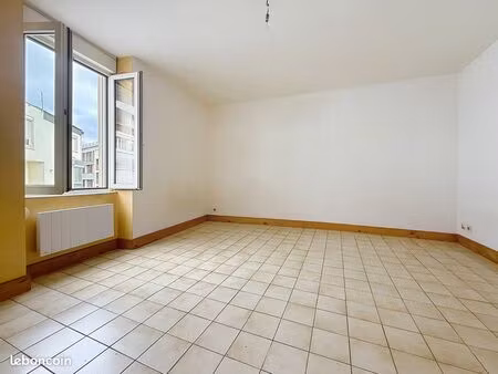 studio ile de nantes