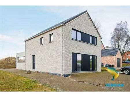 superbe villa neuve à parachever !