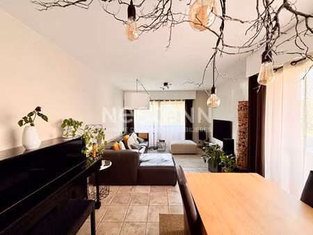 les pennes mirabeau - exclusivité - appartement spacieux de 99m2 - 5 pièces avec un balcon