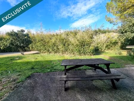 jasse de 35m² et un parking