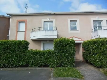 a louer - portet sur garonne - appartement t2 d'une surface de 45.06 m² avec balcon et pla