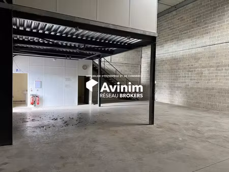 location entrepot +bureaux 203m²