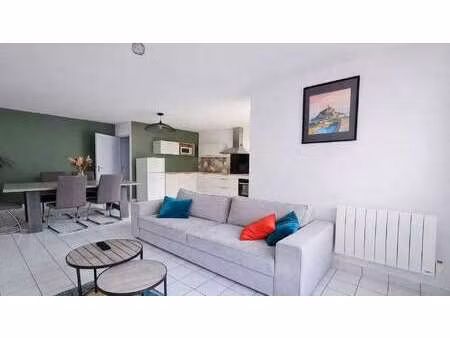 location appartement 3 pièces à saint-aubin-du-cormier (35140) : à louer 3 pièces / 68m² s