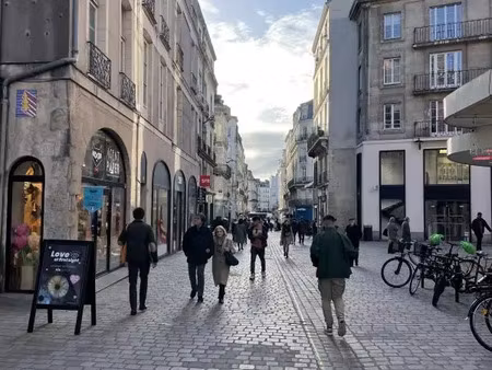 local commercial à vendre ou à louer à nantes - centre ville