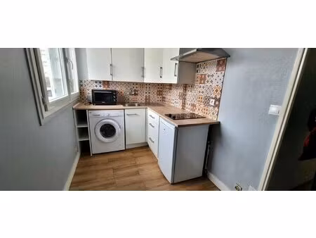 dans residence appartement t1 avec cave