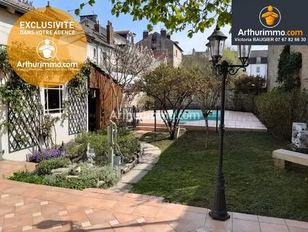 lons-le-saunier (39 jura)  rare centre-ville à vendre maison de maître de 168 m²  6 pièces