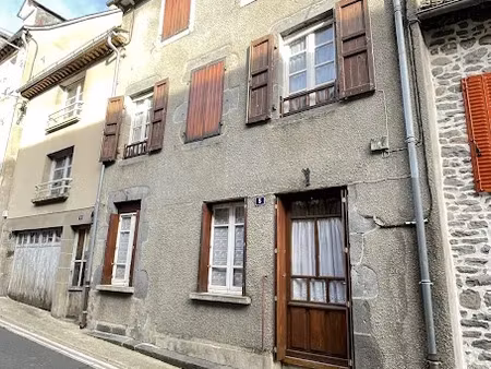 vente maison 8 pièces 114 m² à mauriac (15200)  33 000 €