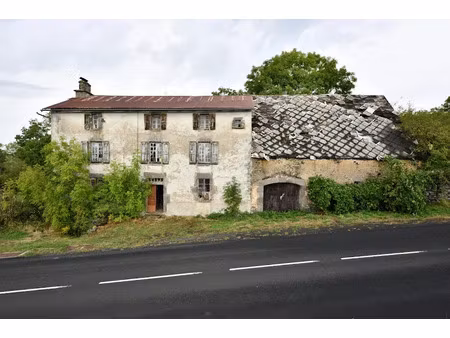 vente maison 4 pièces 115 m² à pleaux (15700)  40 000 €