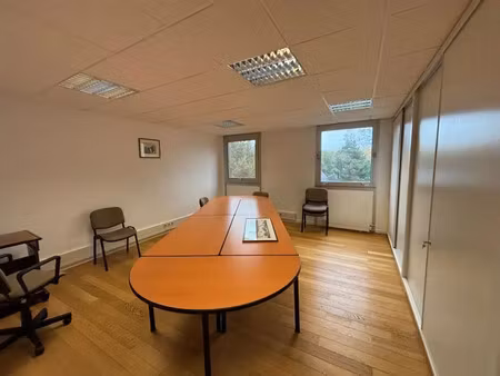 bureaux à vendre centre ville de nantes avec parkings extérieurs