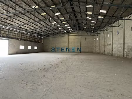 local 2000 m2 à louer - bouc bel air