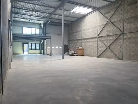 // local d'activite neuf a louer