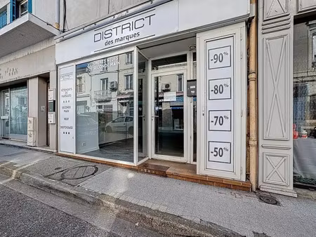 local commercial de 70 m² emplacement n°1 rue de la république  bourgoin-jallieu