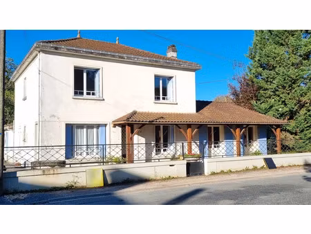 vente maison 6 pièces 200 m² à javerlhac-et-la-chapelle-saint-robert (24300)  107 500 €