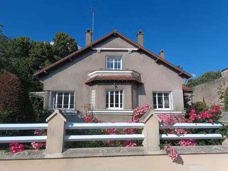 maison de caractère de 225 m² avec parc arboré de 3000 m² - proche de montmorillon