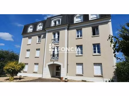 axe centre-ville /campus appartement t2 avec parking