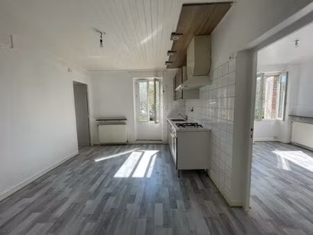 location appartement 2 pièces 41m² arthes 81160