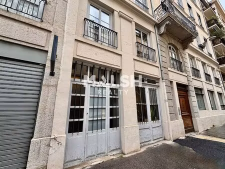 location local professionnel 69m²