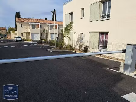 achat parking six fours les plages 83140