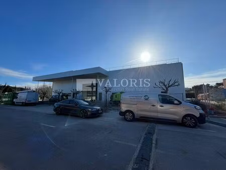 location commerce 550 m² à les pennes-mirabeau (13170)