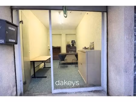 local – plain-pied - rue jean martin 13005 marseille