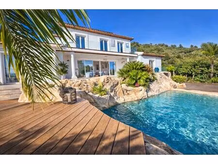hyeres - magnifique maison en position dominante - vue panoramique - piscine avec cascade