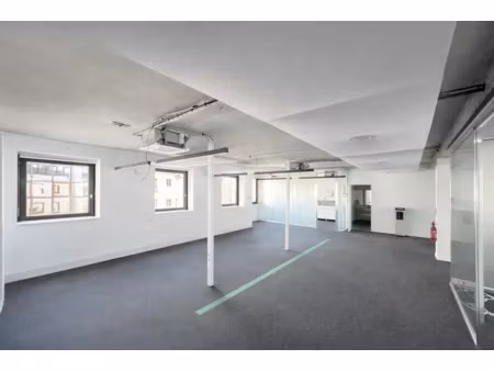 bureaux à louer en bail dérogatoire de 50 m² à boulogne billancourt. immeuble moderne  pro