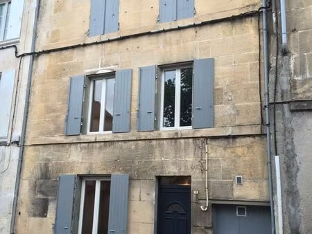 maison de ville individuelle rénovée + double garage et atelier attenant