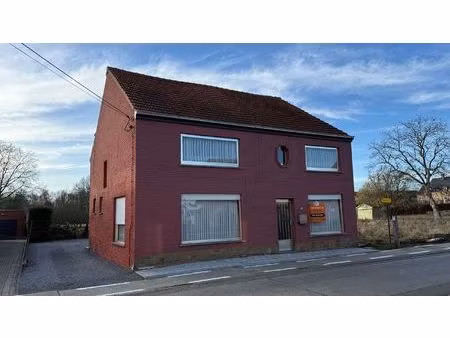 goed gelegen woning op perceel van 9a70