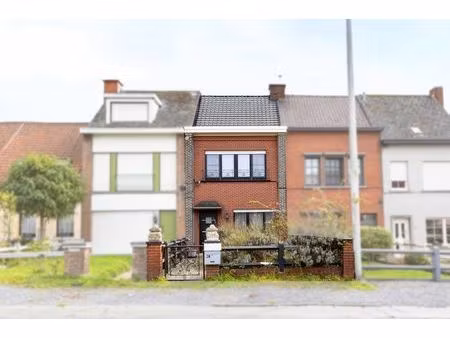 karaktervolle woning met tuin & parkeermogelijkheid