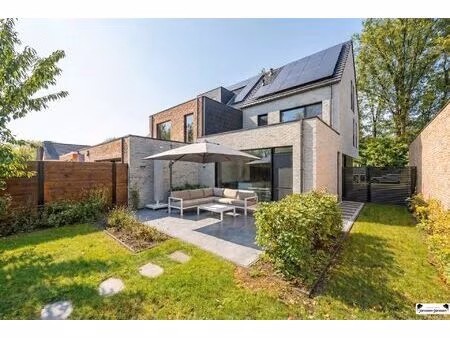 moderne energiezuinige woning met hoogwaardige afwerking