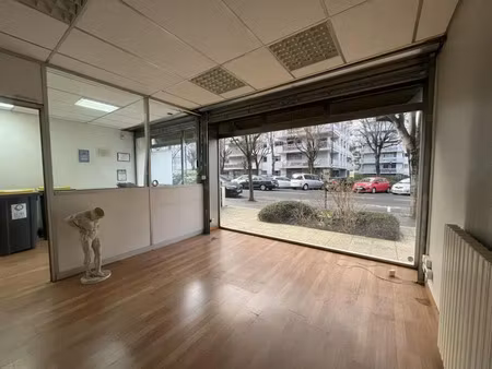 local commercial 72 m2 + 333 m2 en sous sol à louer - boulo