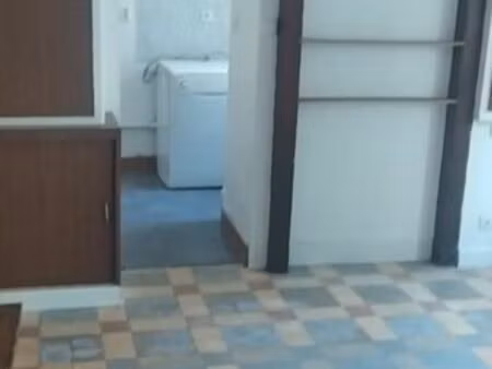 t2 38m² centre-ville château-chinon - petit loyer 280 - rdc