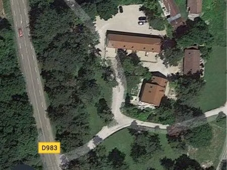 duplex f2 dans domaine arboré de 3 hectares