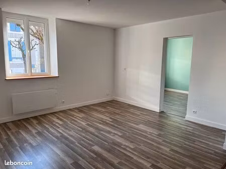 imphy centre ville  appartement type 2 avec cour privative