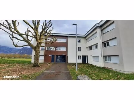 studio 1 pièce 44 m²