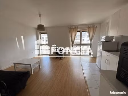 studio 1 pièce 31 m²