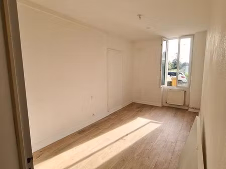 joli t4 dans immeuble en pierre