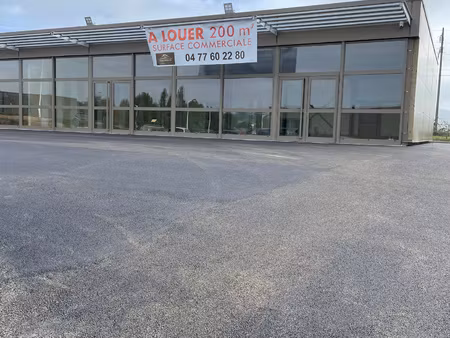 location local commercial 200m² chauffailles 71170