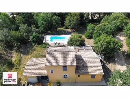 villa 140 m² sur 2566 m² avec piscine et garage