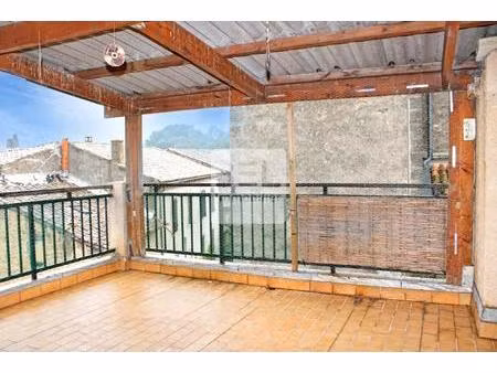 maison de village composée de 2 appartements