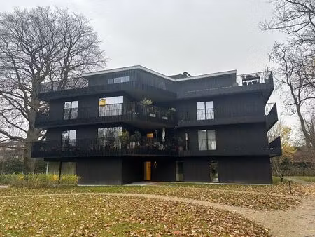 appartement met staanplaats in parktuin!