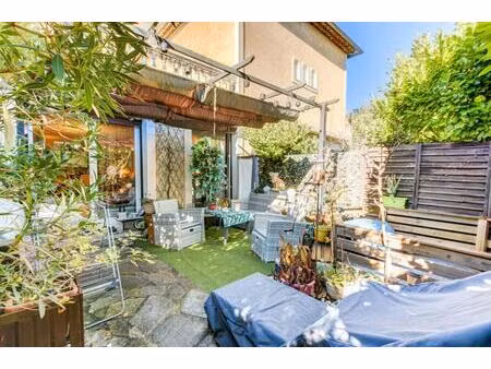 ravissant appartement de 3 pièces avec terrasse  jardin et parking  calme absolu