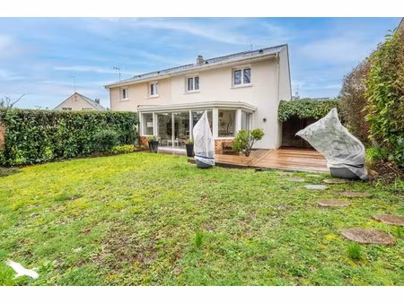 vente maison 6 pièces 130 m² à saint-etienne-de-montluc (44360)  293 216 €