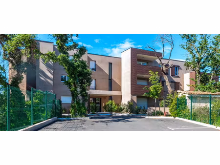 location garage 10 m² à villeneuve-lès-avignon (30400)